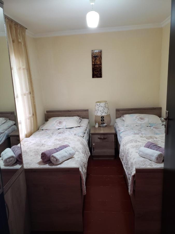 Guest House Nanu Mestia Esterno foto
