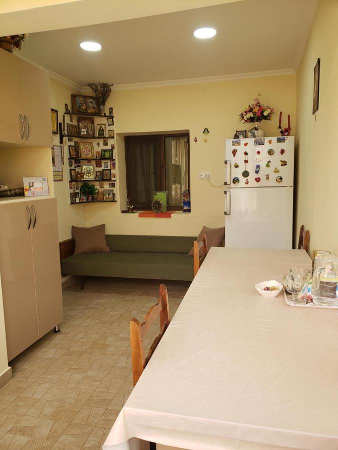 Guest House Nanu Mestia Esterno foto