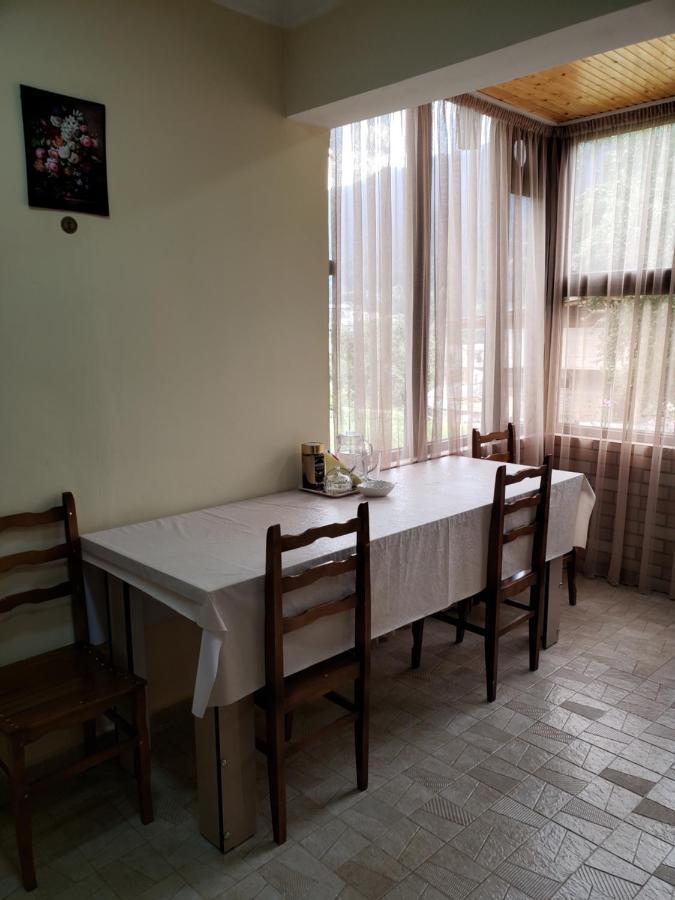 Guest House Nanu Mestia Esterno foto